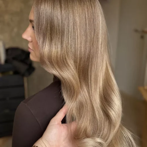 Friseur-für-professionelle-lange-Haare-und-Blondierung-Kiel-Hamburg-Rendsburg-01